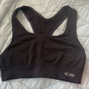 Black sports bra